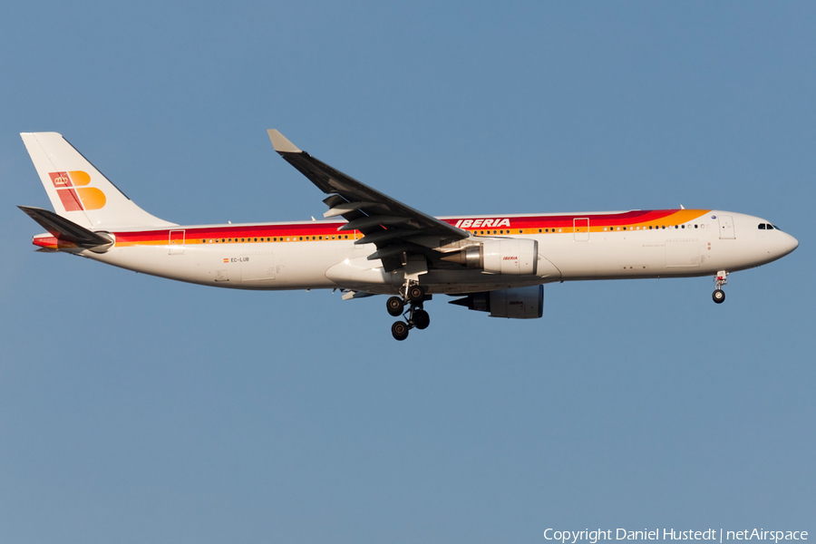 Iberia Airbus A330-302 (EC-LUB) | Photo 635911