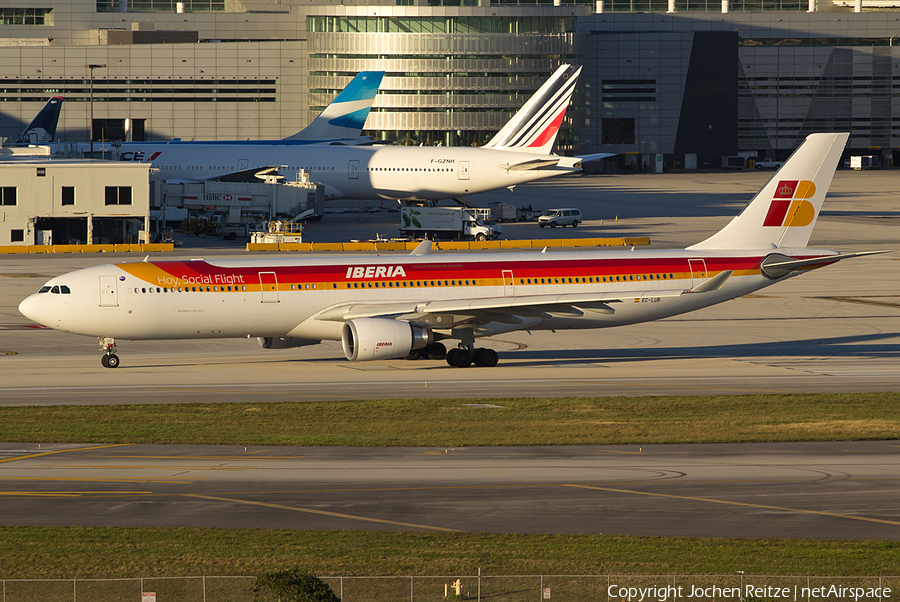 Iberia Airbus A330-302 (EC-LUB) | Photo 40517