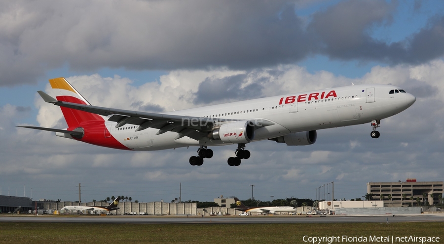 Iberia Airbus A330-302 (EC-LUB) | Photo 607169