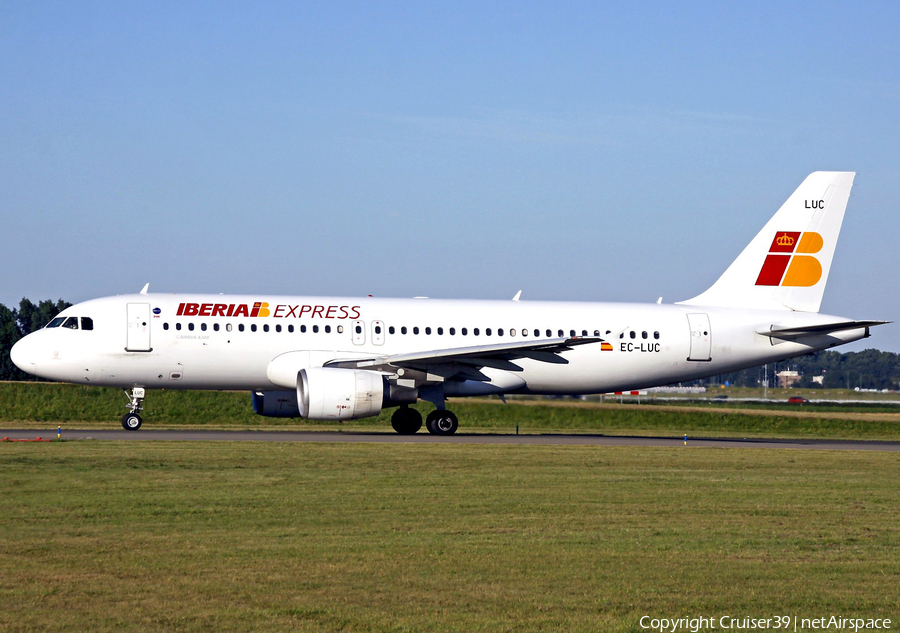 Iberia Express Airbus A320-214 (EC-LUC) | Photo 181232