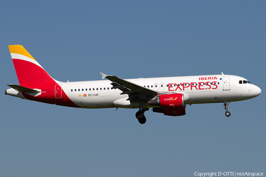 Iberia Express Airbus A320-214 (EC-LUC) | Photo 243080