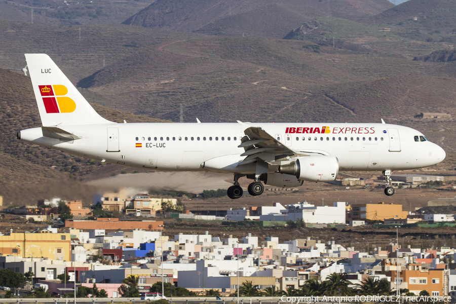 Iberia Express Airbus A320-214 (EC-LUC) | Photo 168139