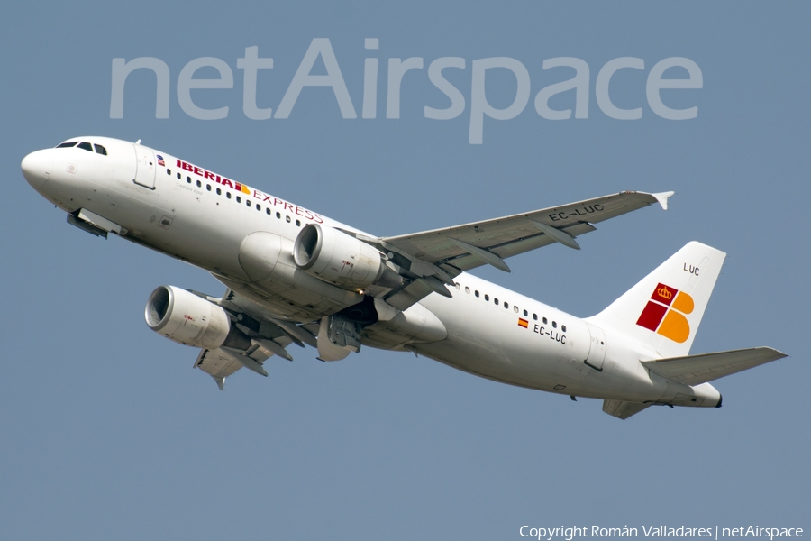Iberia Express Airbus A320-214 (EC-LUC) | Photo 336224