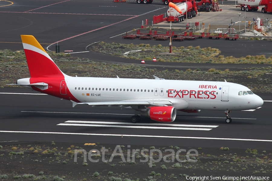 Iberia Express Airbus A320-214 (EC-LUC) | Photo 237632