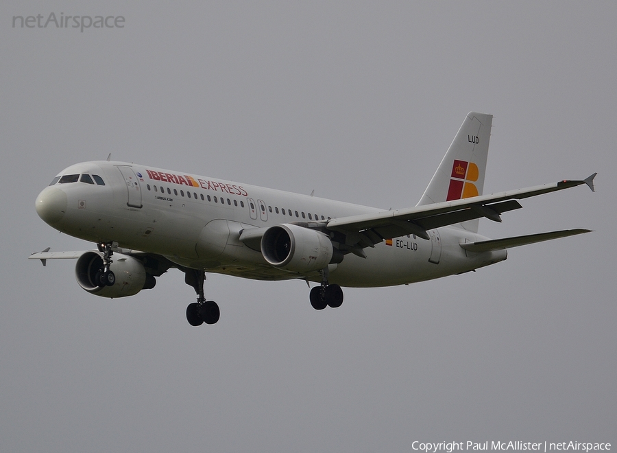 Iberia Express Airbus A320-214 (EC-LUD) | Photo 77865
