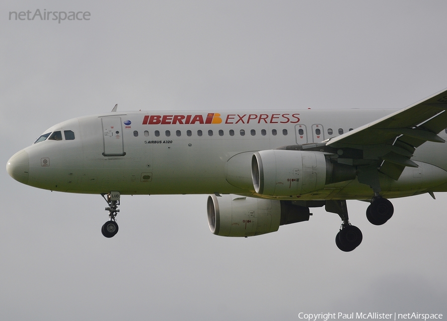 Iberia Express Airbus A320-214 (EC-LUD) | Photo 79382