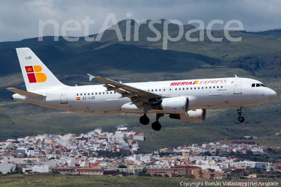 Iberia Express Airbus A320-214 (EC-LUD) | Photo 340843