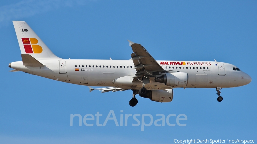 Iberia Express Airbus A320-214 (EC-LUD) | Photo 213178