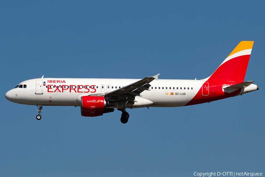 Iberia Express Airbus A320-214 (EC-LUD) | Photo 374943