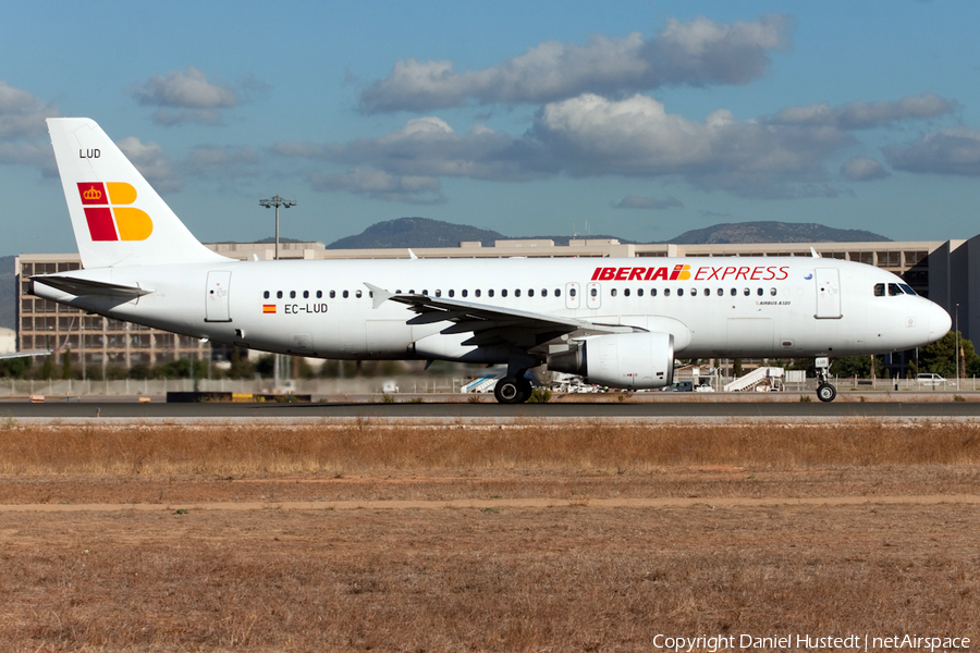 Iberia Express Airbus A320-214 (EC-LUD) | Photo 488923