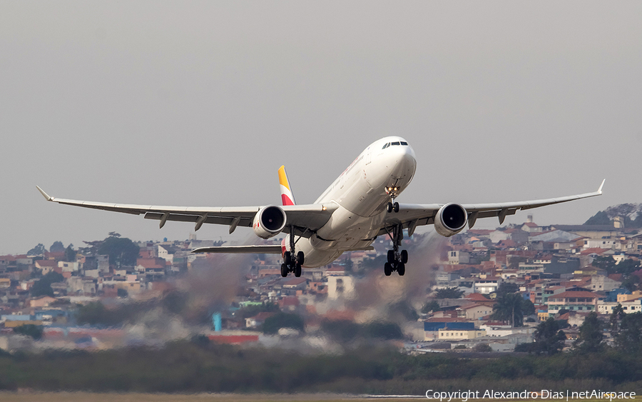 Iberia Airbus A330-302 (EC-LUK) | Photo 518941