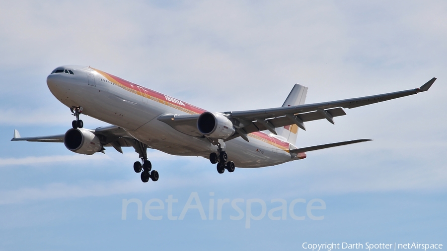 Iberia Airbus A330-302 (EC-LUK) | Photo 213180