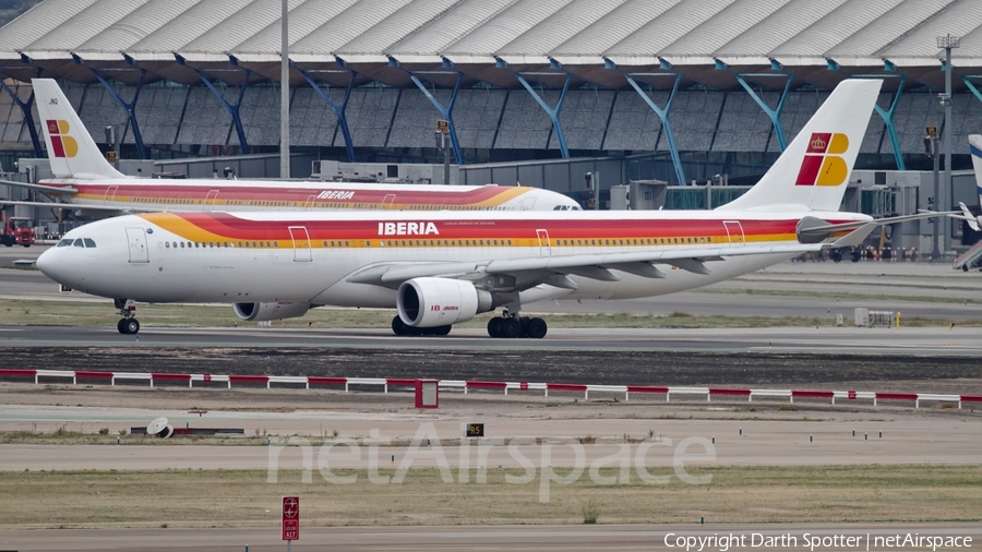 Iberia Airbus A330-302 (EC-LUK) | Photo 233470