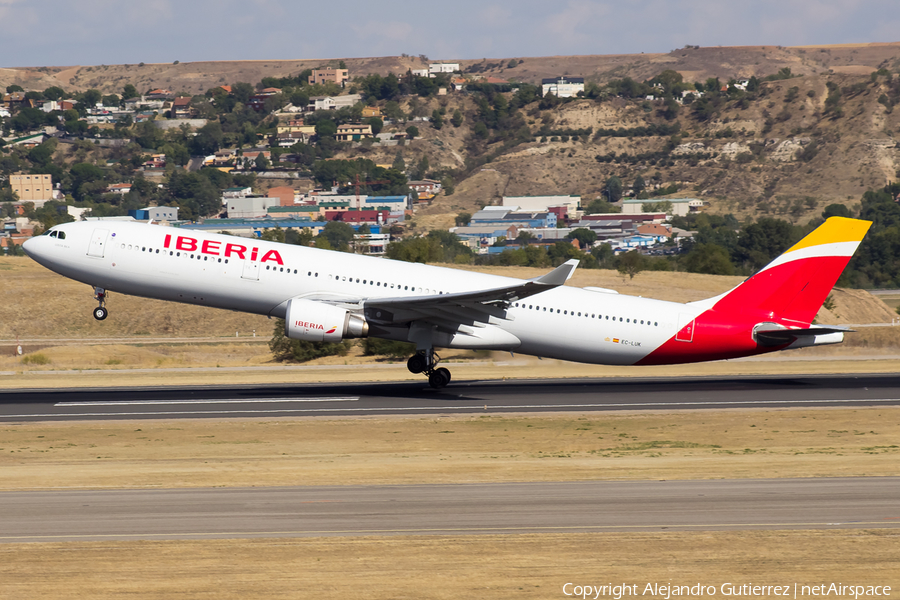 Iberia Airbus A330-302 (EC-LUK) | Photo 350125