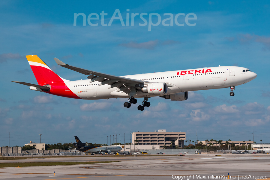 Iberia Airbus A330-302 (EC-LUK) | Photo 603150