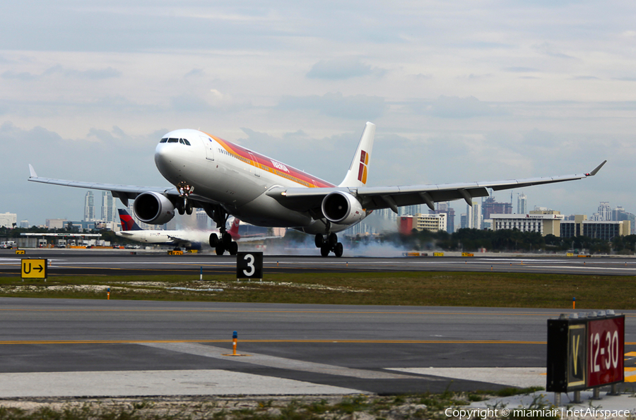 Iberia Airbus A330-302 (EC-LUK) | Photo 65375