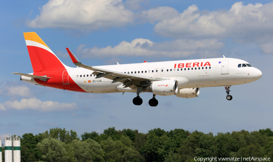 Iberia Airbus A320-216 (EC-LUL) | Photo 166965
