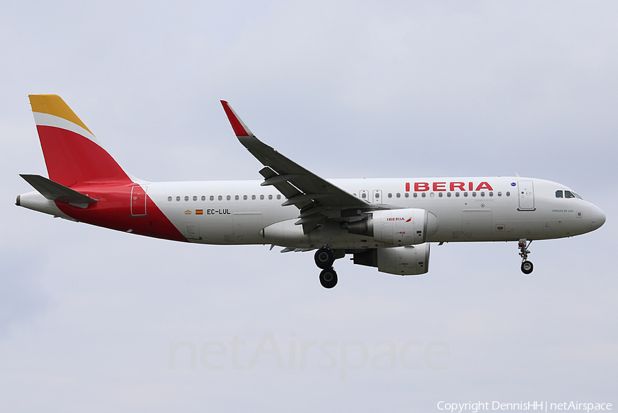 Iberia Airbus A320-216 (EC-LUL) | Photo 394556