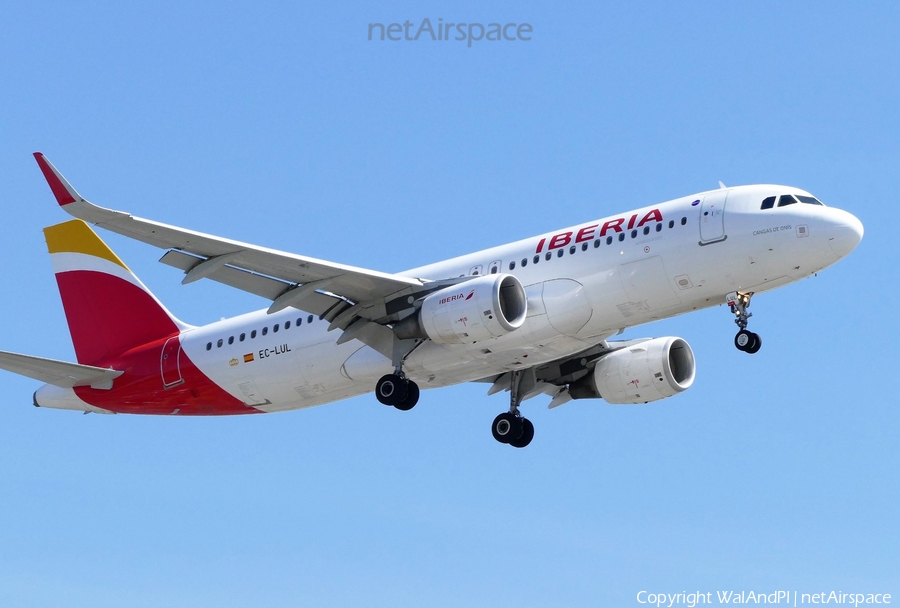 Iberia Airbus A320-216 (EC-LUL) | Photo 442112
