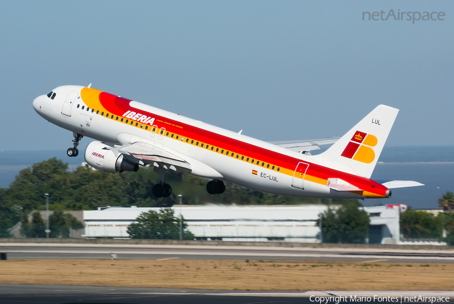 Iberia Airbus A320-216 (EC-LUL) | Photo 307615
