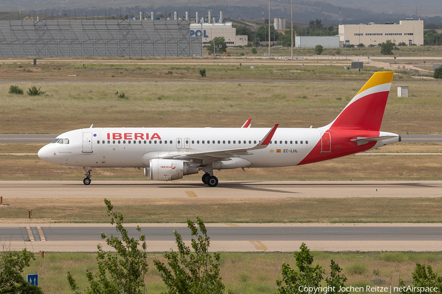 Iberia Airbus A320-216 (EC-LUL) | Photo 509310