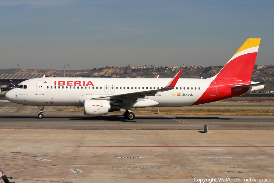 Iberia Airbus A320-216 (EC-LUL) | Photo 669451