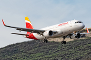 Iberia Airbus A320-216 (EC-LUL) at  La Palma (Santa Cruz de La Palma), Spain