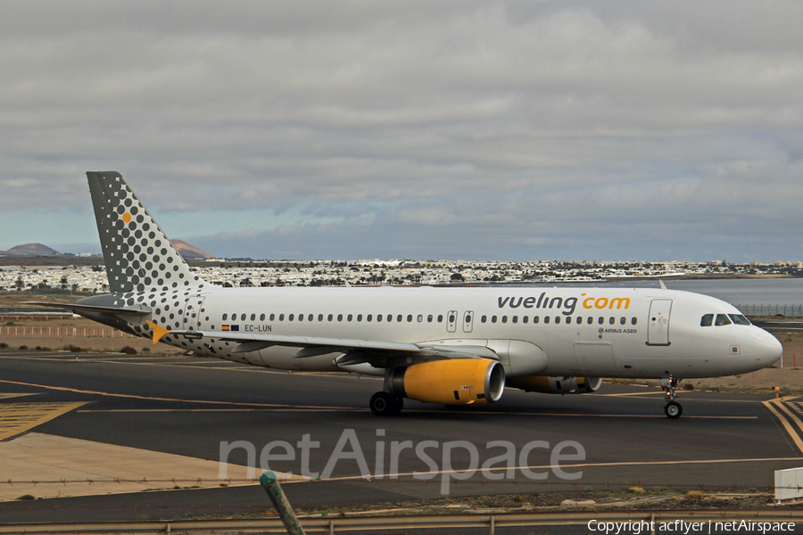 Vueling Airbus A320-232 (EC-LUN) | Photo 540844