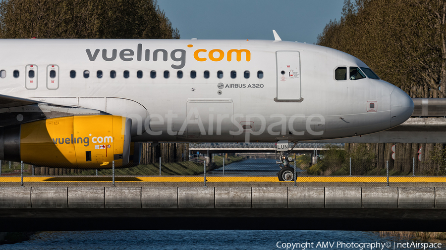 Vueling Airbus A320-232 (EC-LUN) | Photo 97954