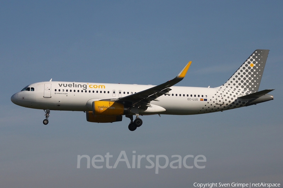 Vueling Airbus A320-232 (EC-LUO) | Photo 105293