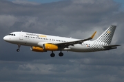 Vueling Airbus A320-232 (EC-LUO) at  Hamburg - Fuhlsbuettel (Helmut Schmidt), Germany