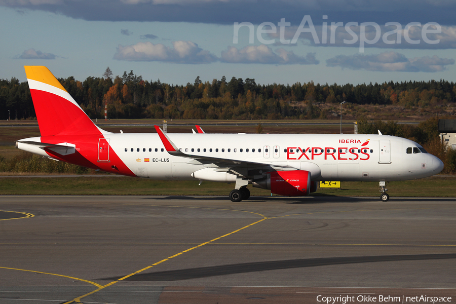 Iberia Express Airbus A320-216 (EC-LUS) | Photo 92376