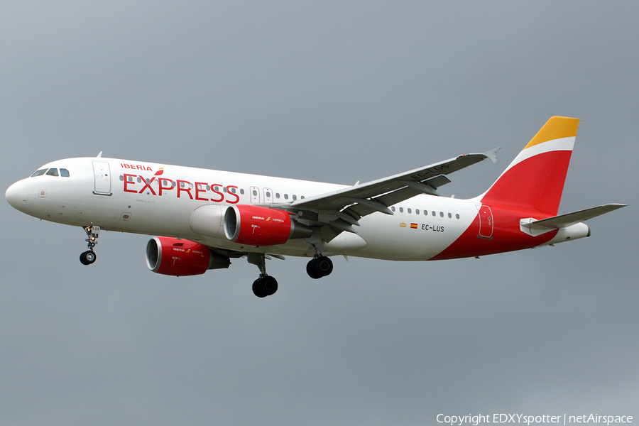 Iberia Express Airbus A320-216 (EC-LUS) | Photo 322175