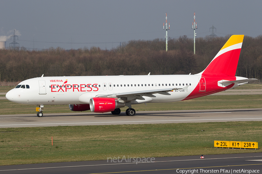 Iberia Express Airbus A320-216 (EC-LUS) | Photo 62197