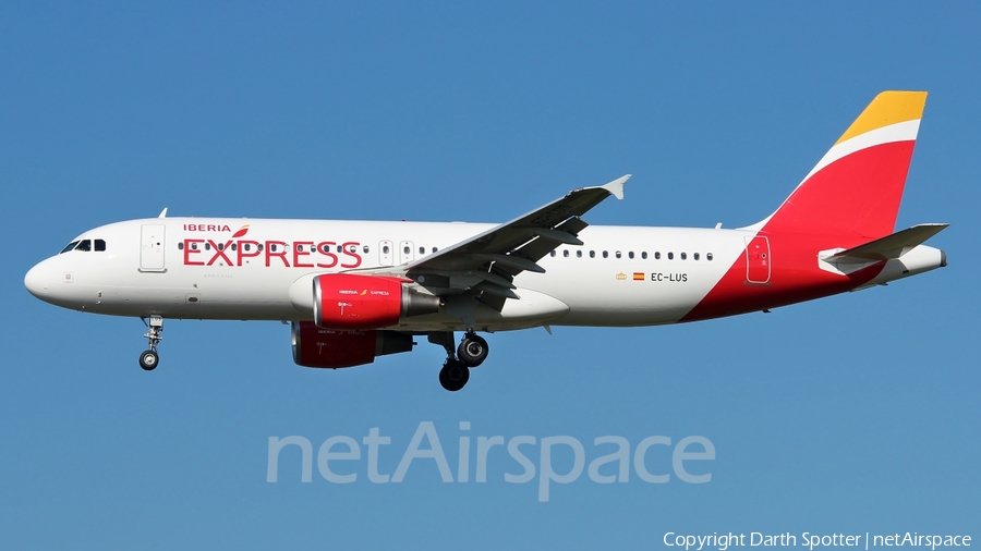 Iberia Express Airbus A320-216 (EC-LUS) | Photo 215730