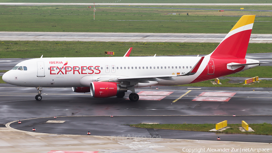 Iberia Express Airbus A320-216 (EC-LUS) | Photo 412161