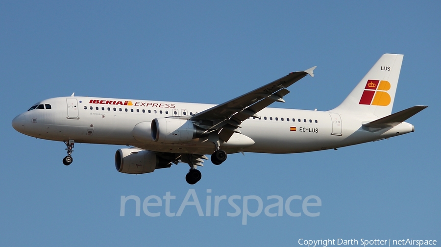 Iberia Express Airbus A320-216 (EC-LUS) | Photo 210528
