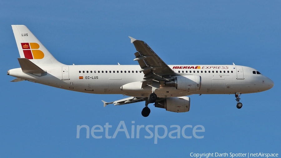 Iberia Express Airbus A320-216 (EC-LUS) | Photo 213189