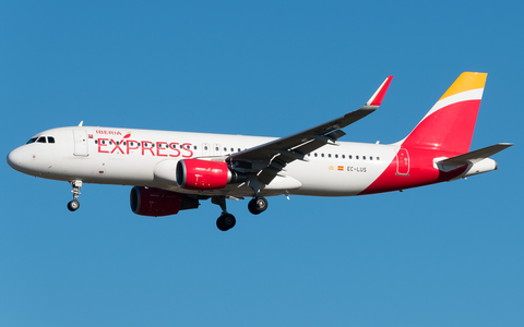 Iberia Express Airbus A320-216 (EC-LUS) at  Madrid - Barajas, Spain