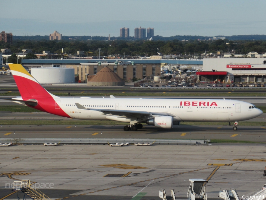 Iberia Airbus A330-302 (EC-LUX) | Photo 527555