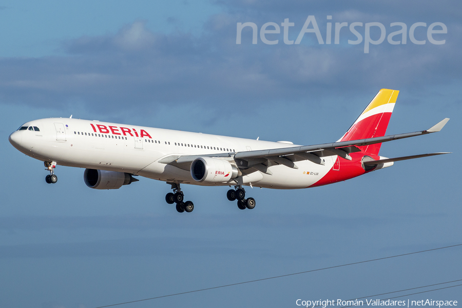 Iberia Airbus A330-302 (EC-LUX) | Photo 500369