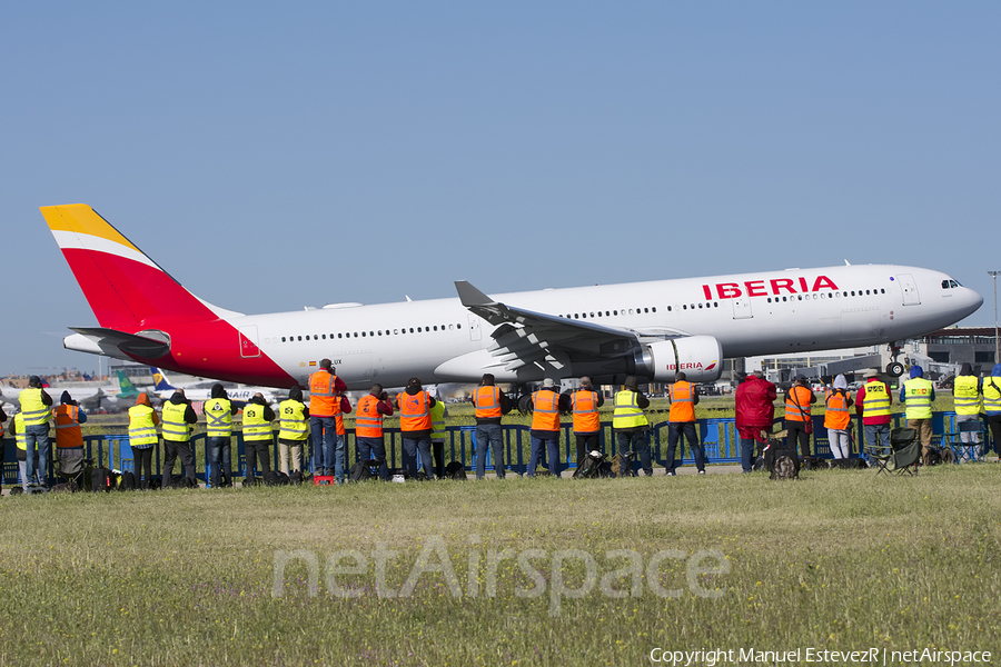 Iberia Airbus A330-302 (EC-LUX) | Photo 242303