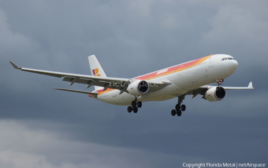 Iberia Airbus A330-302 (EC-LUX) | Photo 577161