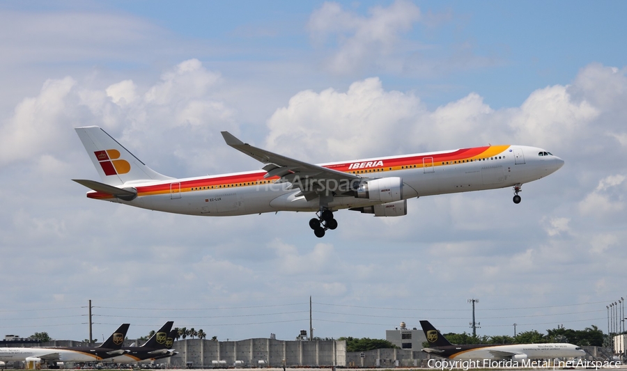 Iberia Airbus A330-302 (EC-LUX) | Photo 577168