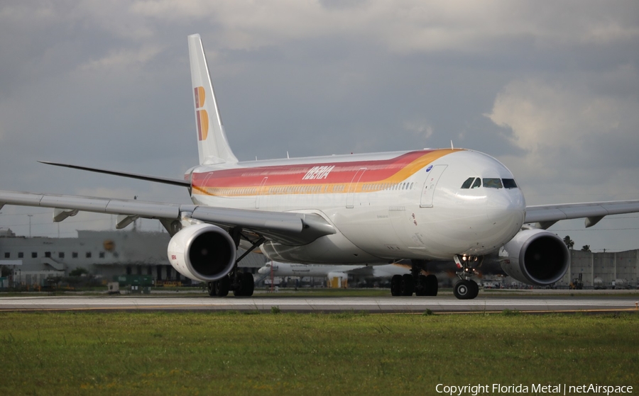 Iberia Airbus A330-302 (EC-LUX) | Photo 607171