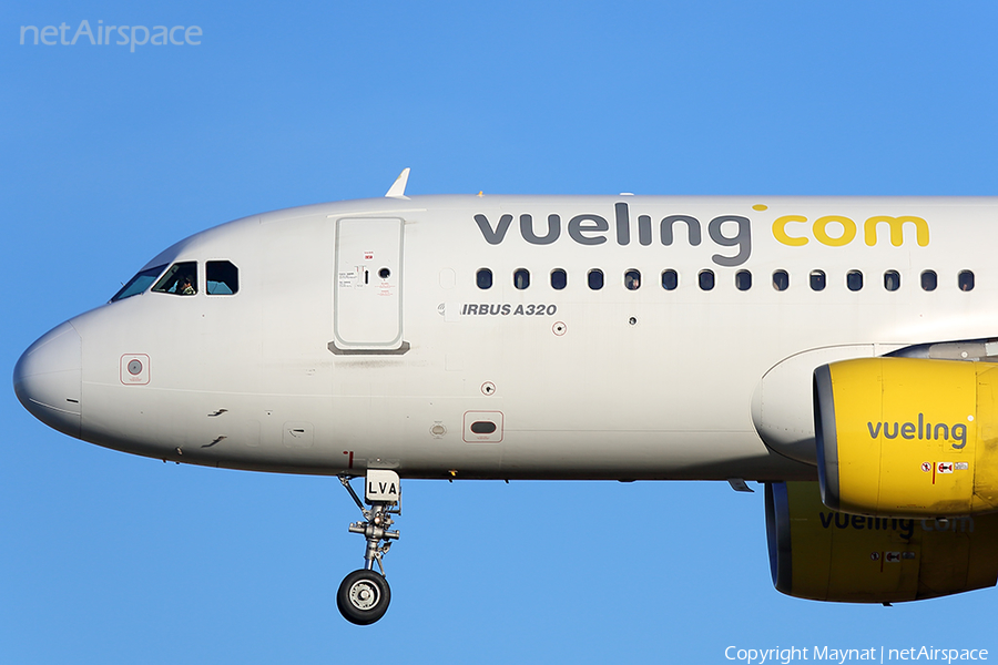 Vueling Airbus A320-214 (EC-LVA) | Photo 377353
