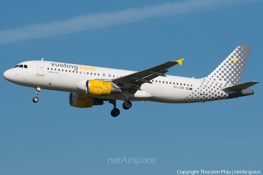 Vueling Airbus A320-214 (EC-LVB) | Photo 82074