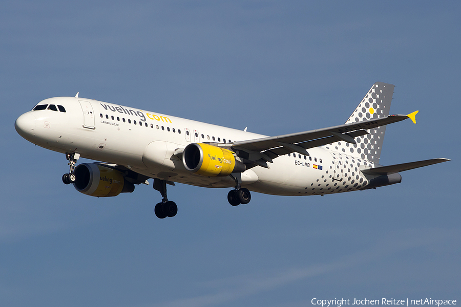 Vueling Airbus A320-214 (EC-LVB) | Photo 82272