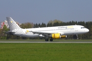 Vueling Airbus A320-214 (EC-LVB) at  Hamburg - Fuhlsbuettel (Helmut Schmidt), Germany