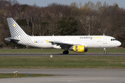 Vueling Airbus A320-214 (EC-LVC) at  Hamburg - Fuhlsbuettel (Helmut Schmidt), Germany